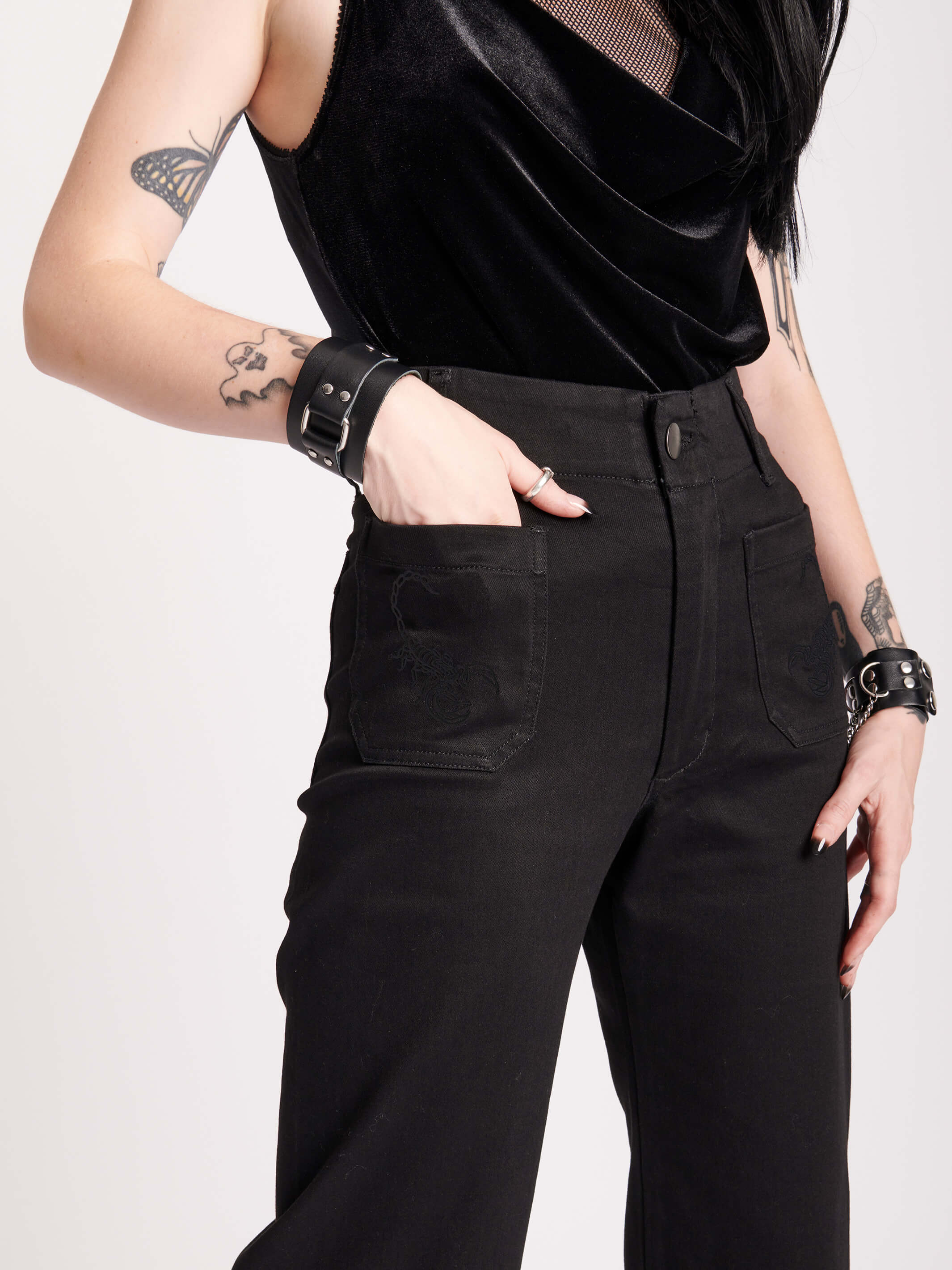 Cropped Wide Leg Jeans - Image 7